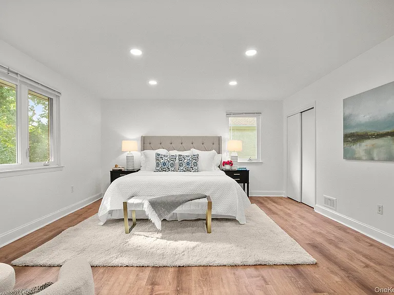 1341 Pelhamdale Ave — Photo 16
