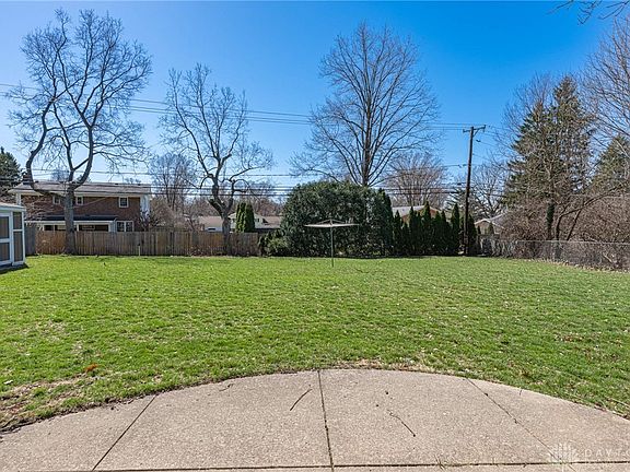 3rd image of 88 E Elmwood Dr