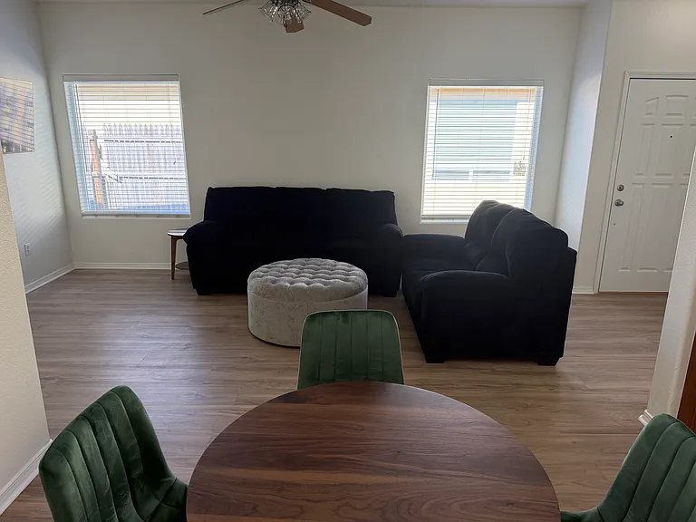1600 Bradley Ct — Photo 9