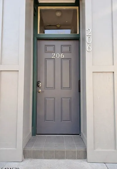 206 Talmadge Ave — Photo 1
