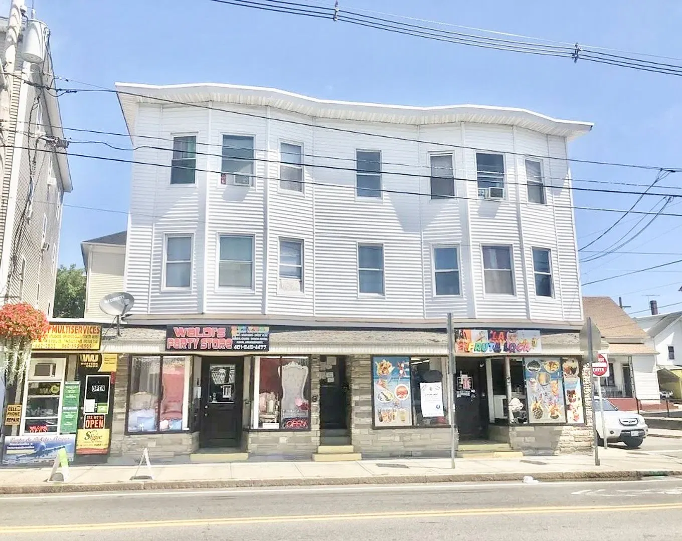 883 Dexter Street — Photo 1