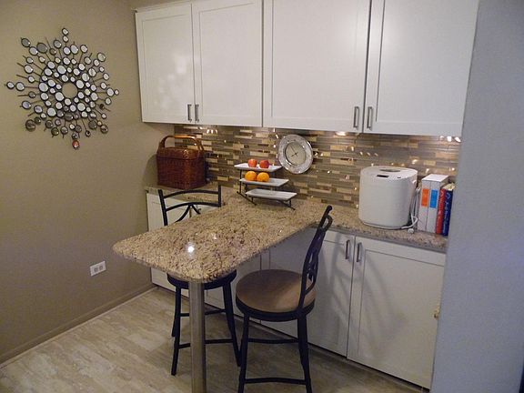 2nd image of 1010 Centurion Ln APT 15