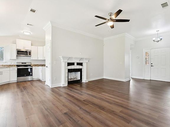 4th image of 2624 Delta Pointe Dr