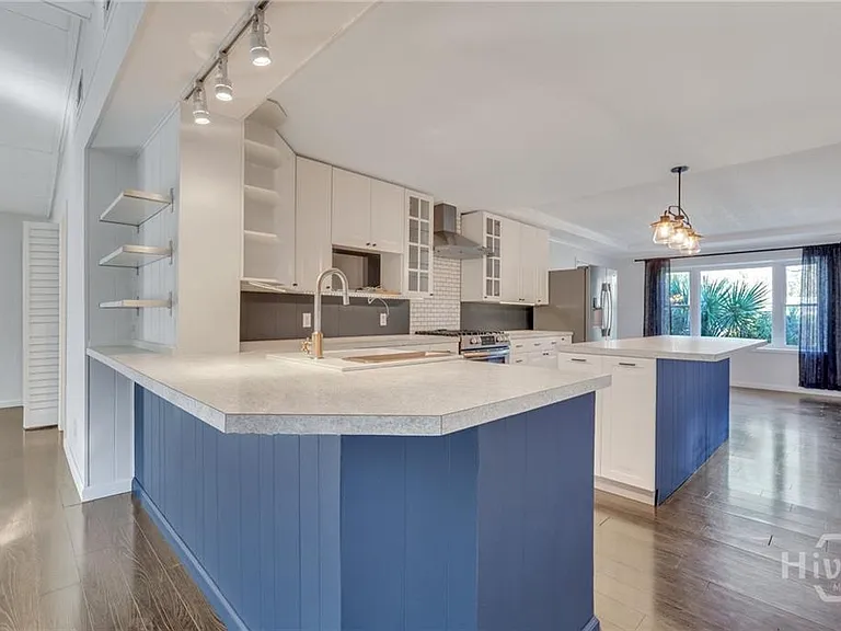 2337 Shirley Dr — Photo 16