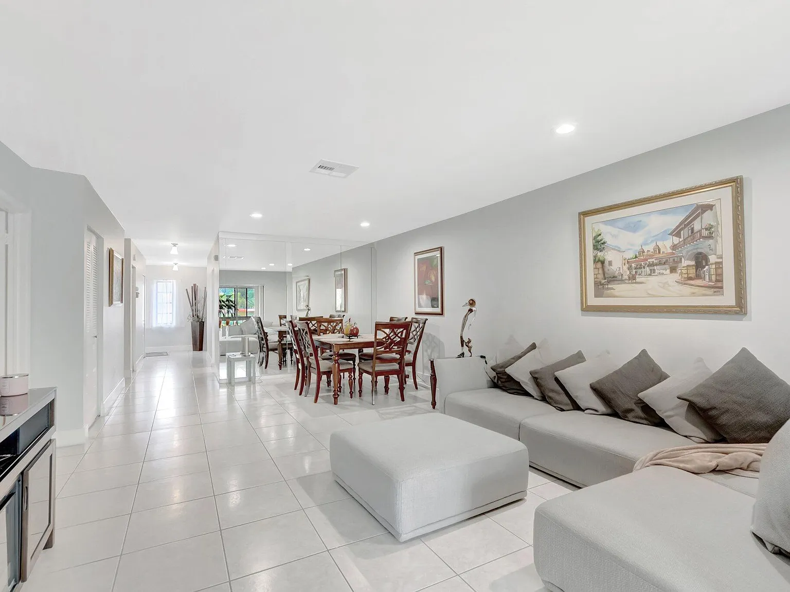 2 bed, 2.0 bath, 1216 sqft, $4,200 — Photo 1