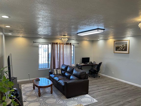 3rd image of 12529 Tomlinson Dr SE