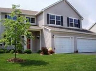 1831 Natures Ct, Lindenhurst, IL 60046
