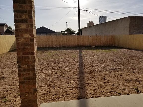 2nd image of 304 S Fort Worth St