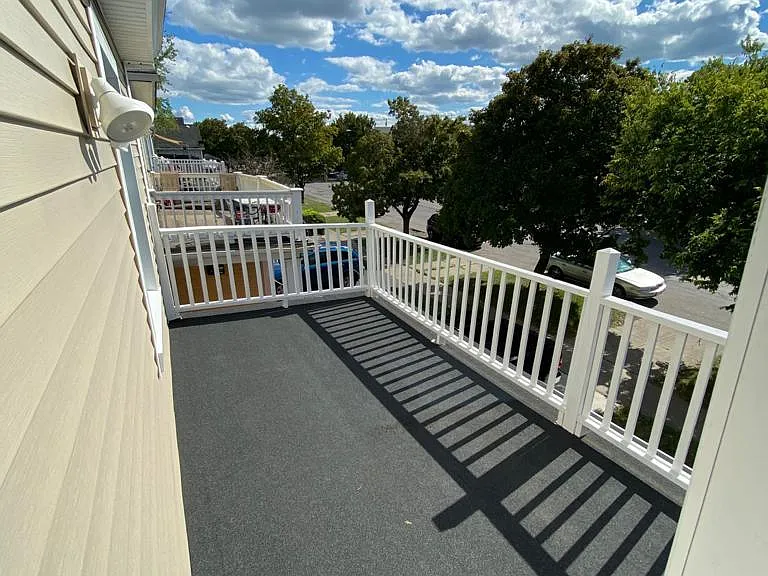 2133 Niagara St #2 — Photo 9