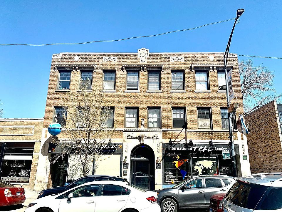 1st image of 916 W Diversey Pkwy APT 303