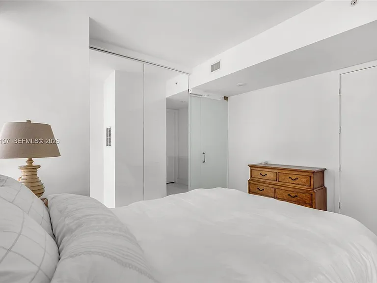 1100 Biscayne Blvd #2907 — Photo 10