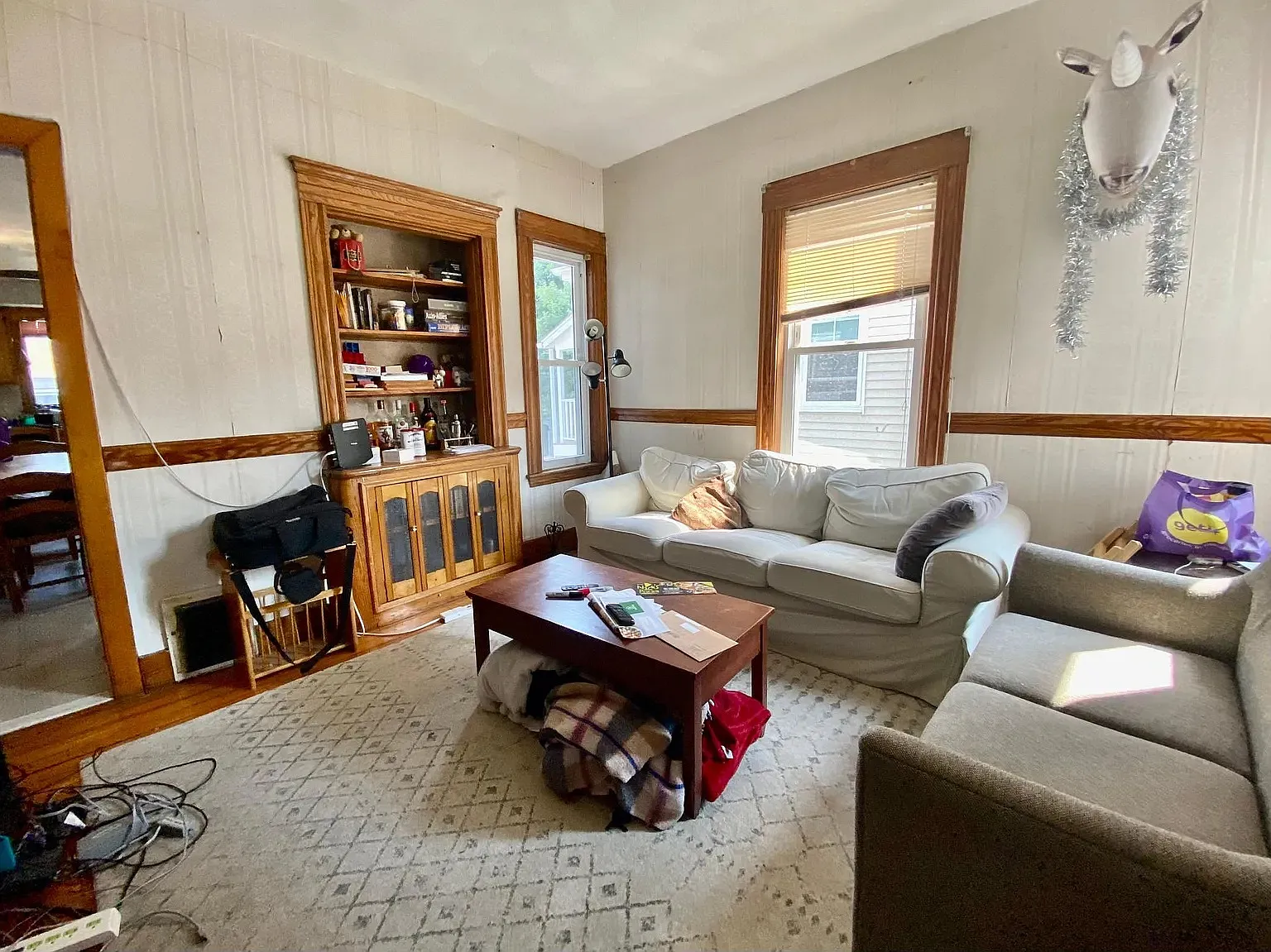 5 bed, 1.5 bath, 1600 sqft, $6,750 — Photo 1