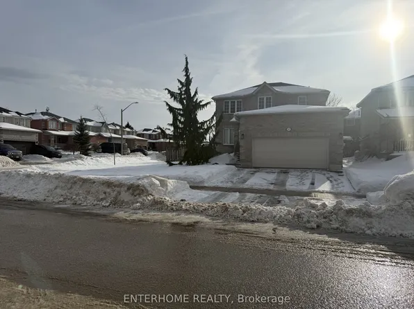 127 Birchwood Dr, Barrie, ON L4M 6X3