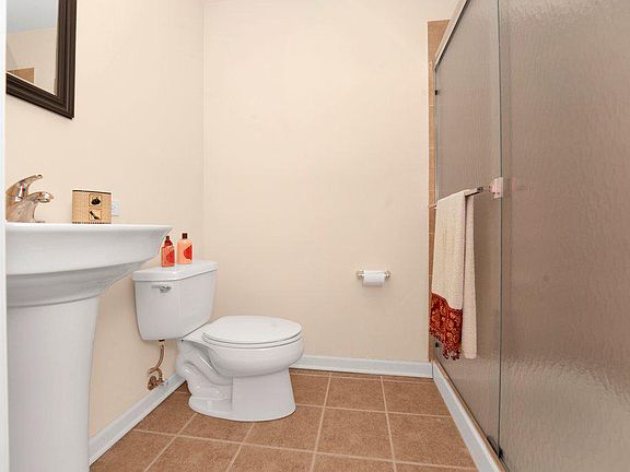 5th image of 1192 Clarence Ave Unit 14