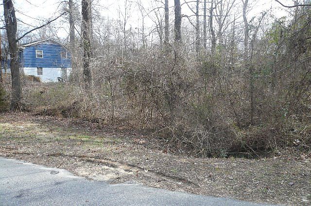 2nd image of Robinson Cir