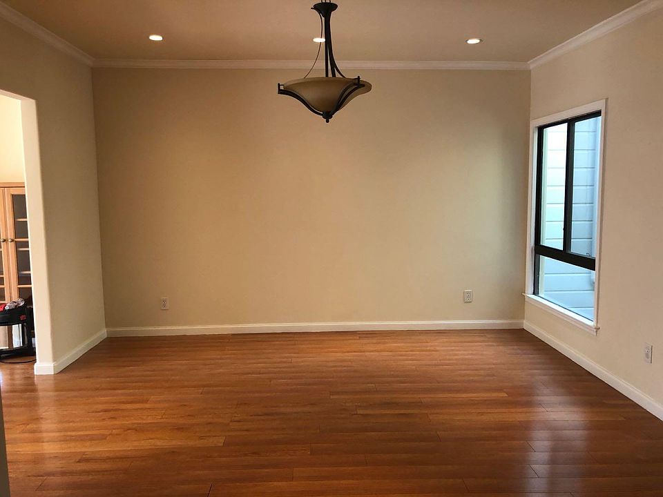 1st image of 425 12th Ave
