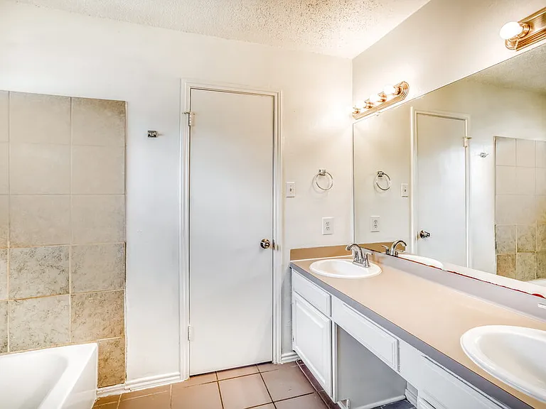 6018 Fern Hollow Ct — Photo 16