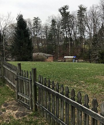 4th image of 122 Travelers Ln