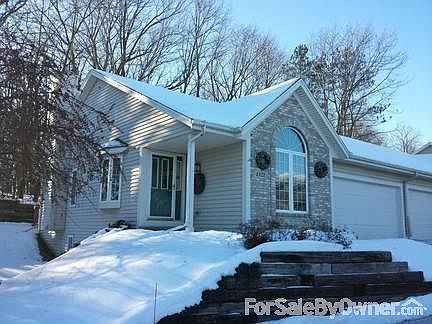 End unit, cathedral ceilings,big windows