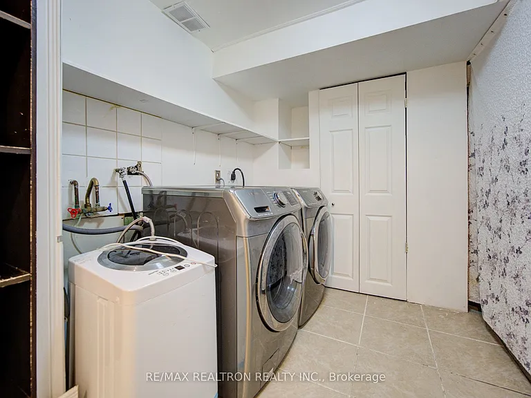 2365 Bur Oak Ave — Photo 31