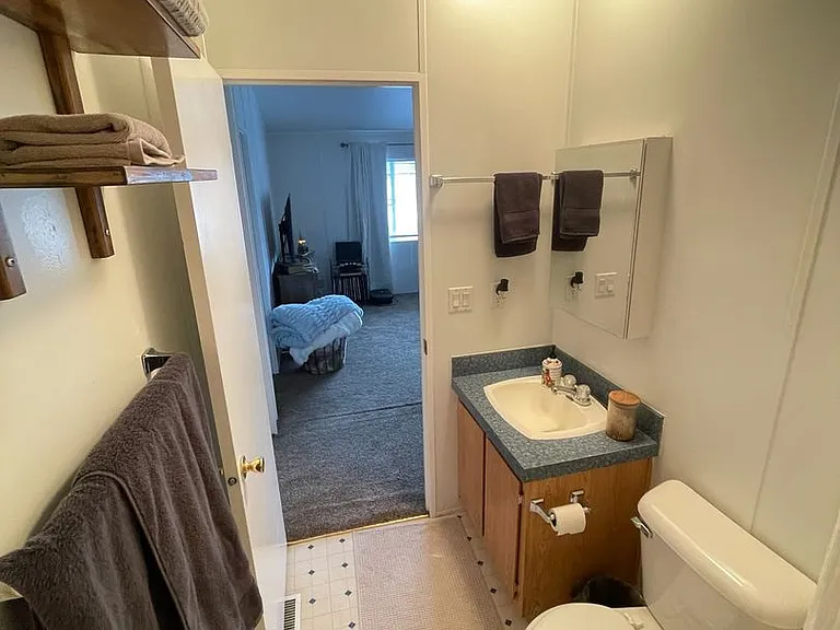 364 E Mill Rd — Photo 11