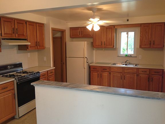 Eat-In Kitchen