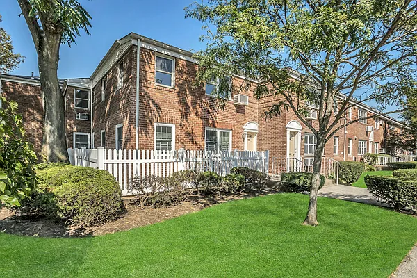 Sold by Douglas Elliman | media 31