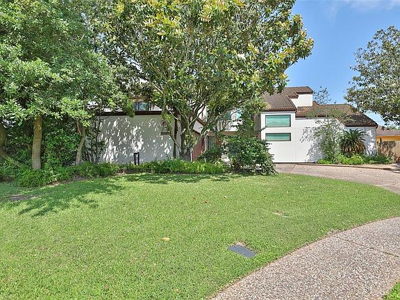 3rd image of 12002 S Circle Dr
