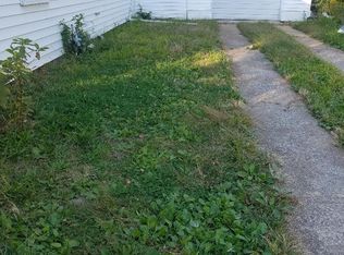129 Edwards St, East Saint Louis, IL 62206