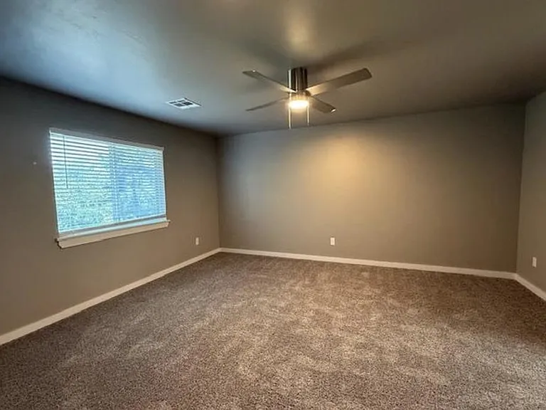 604 Abadan Dr — Photo 16
