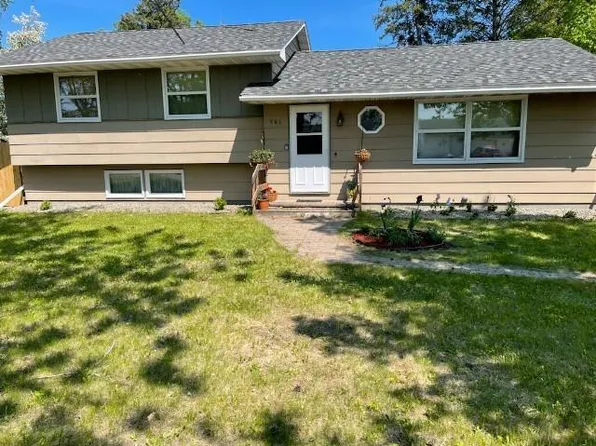 906 1st St NE, Deer River, MN 56636