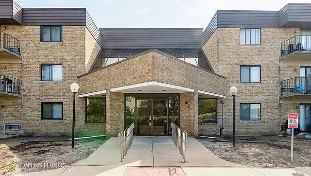 1st image of 5600 Astor Ln APT 218