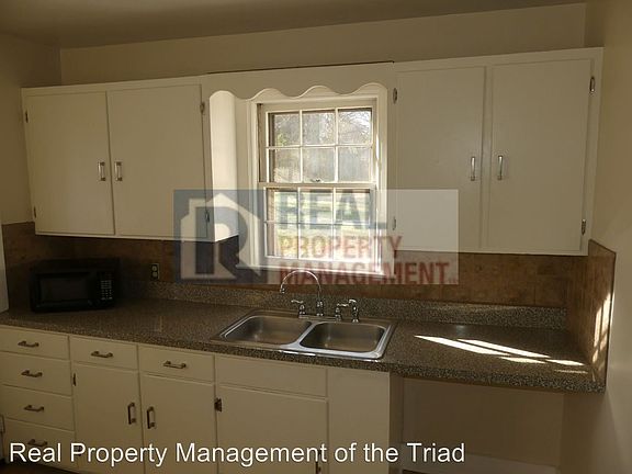 2nd image of 910 Englewood St