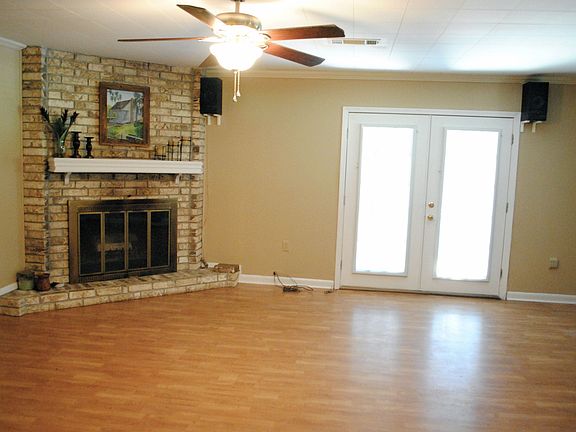 4th image of 250 Highland Park Dr