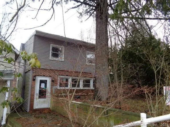 11 Winter Avenue, Deep River, CT 06417