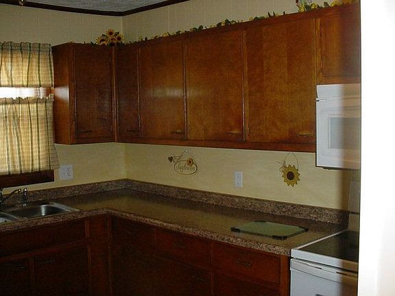 3rd image of 710 Ashland Ave
