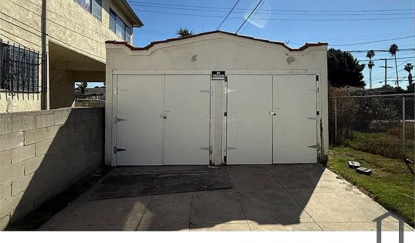 2 bed, 836 sqft, $2,500 — Photo 2