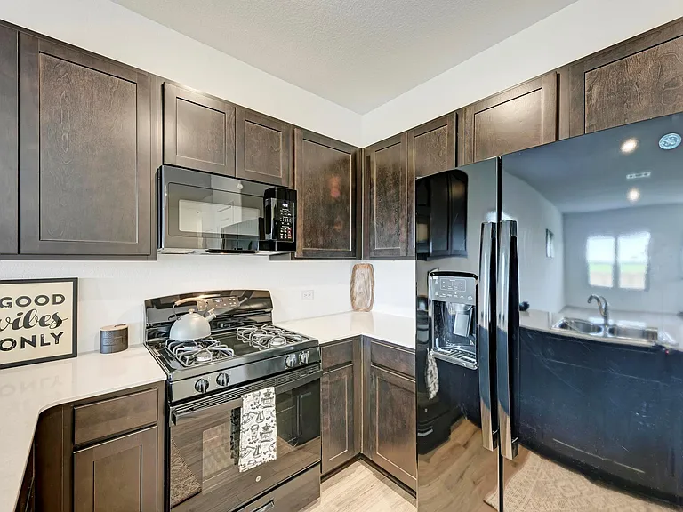 611 Halfmoon Dr — Photo 3