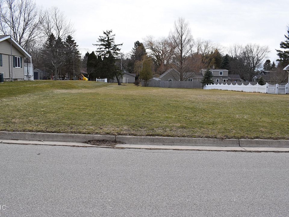 1st image of 599 Browning Ave