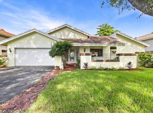 5715 SW 87th Ave, Cooper City, FL 33328