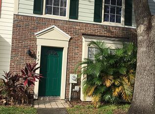 1721 Mill Run Cir, Tampa, FL 33613