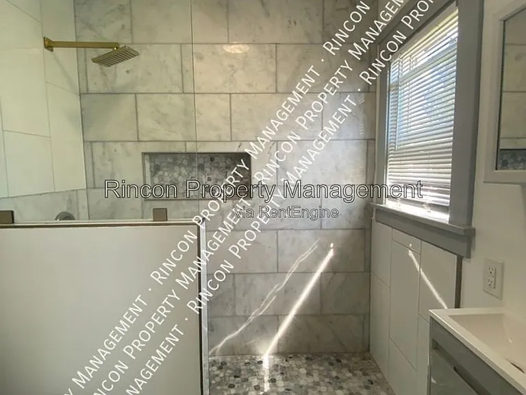 658 Poli St — Photo 11