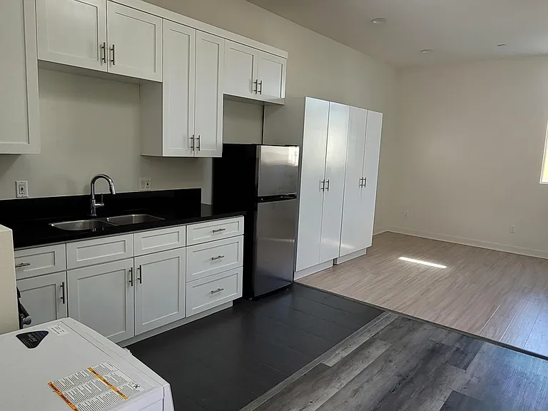 536 N Westmoreland Ave #203 — Photo 23
