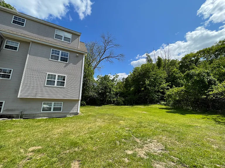 104 Middlesex Rd #2 — Photo 22