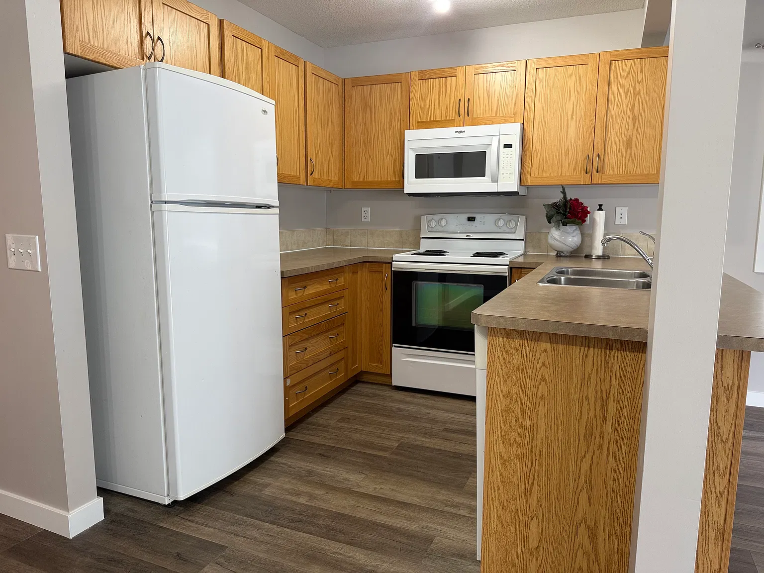 150 Edwards Drive Southwest Edmonton — Photo 3