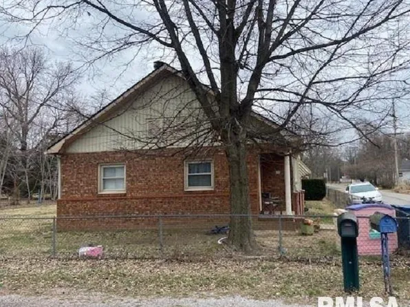 600 N Brown St, Benton, IL 62812