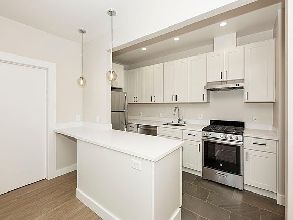 2nd image of 1795 Ofarrell St #Pb1bjzzsw