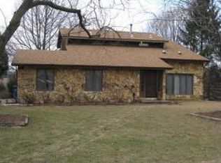 28024 230th St, Le Claire, IA 52753