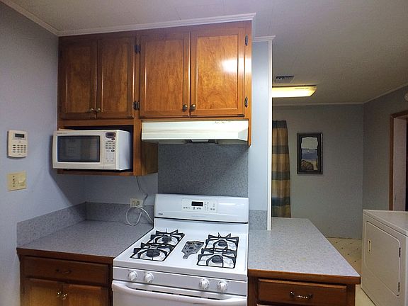 4th image of 234 Hortense St