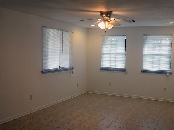 5th image of 4918 Read Blvd
